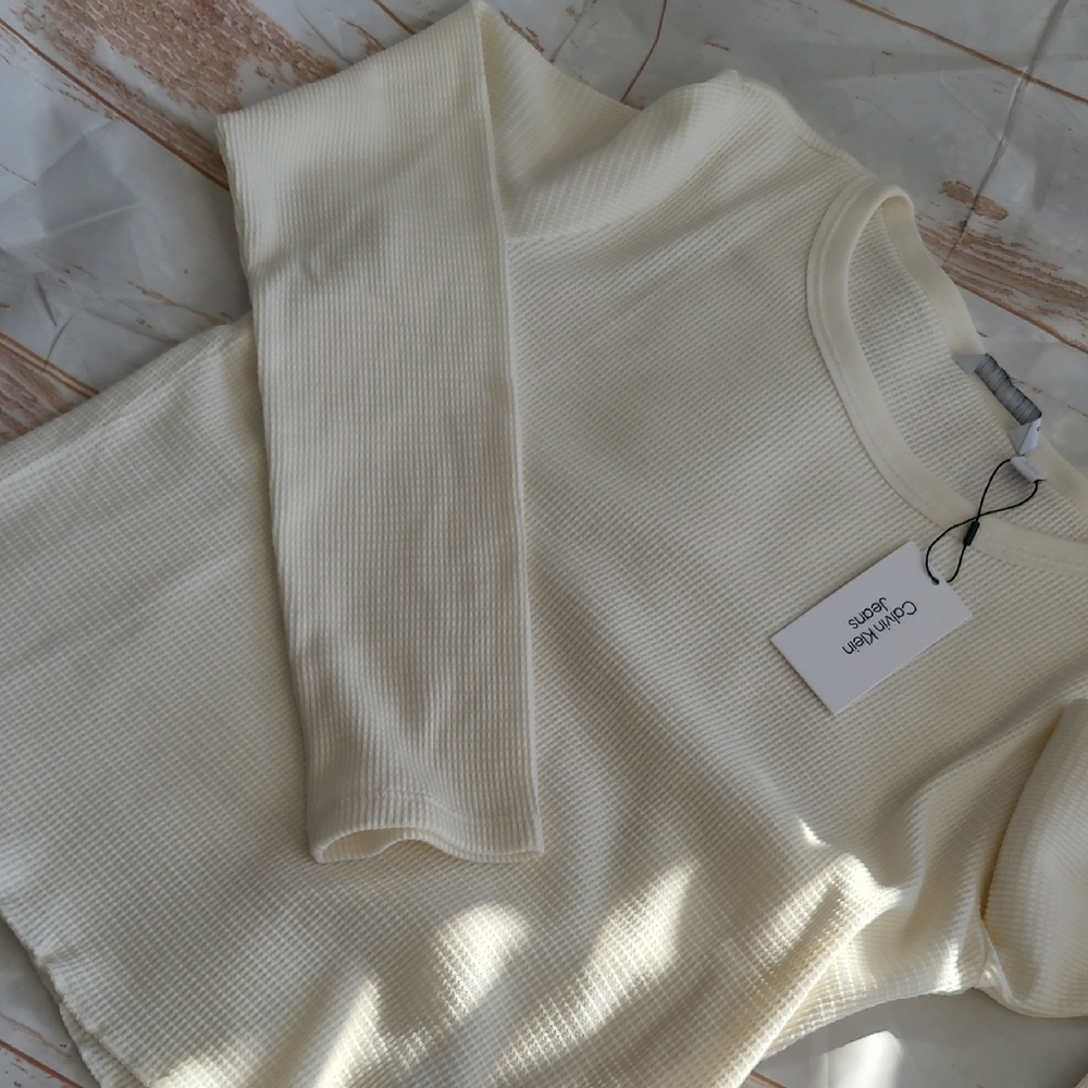 Calvin Klein Jeans .. XL‎ .. X-Large .. Long sleeve .. Crop .. Cream